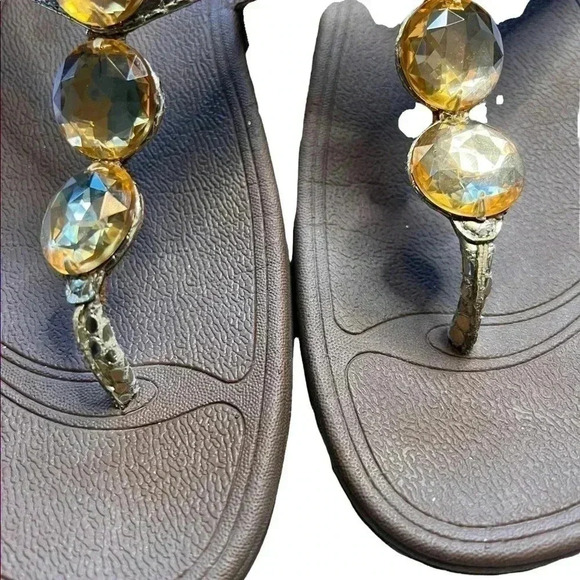 WOMEN’S FITFLOPS GOLD W/GOLD BEADED DETAILS•SIZE 10•PREOWNED GREAT CONDITION• - Picture 10 of 11